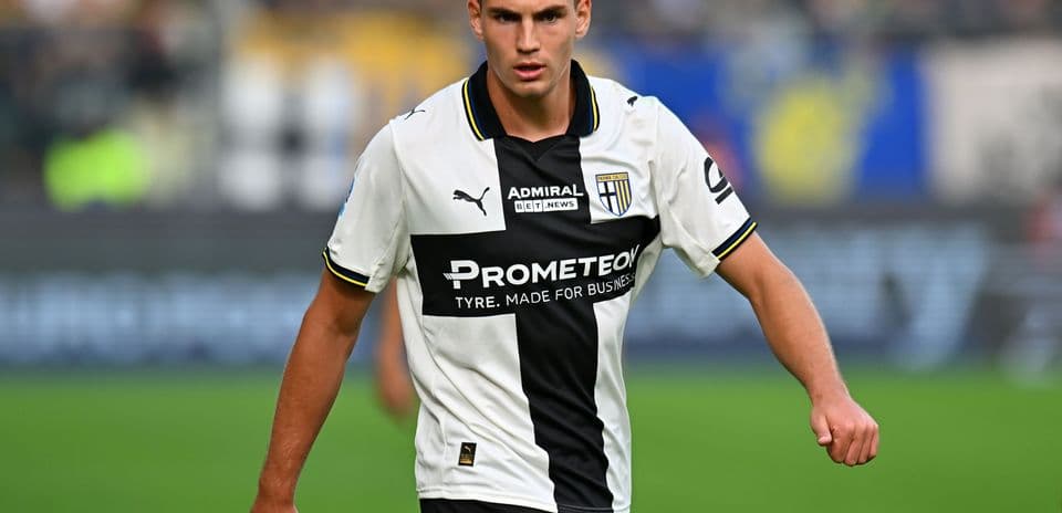Jugador de Parma en acción durante el partido