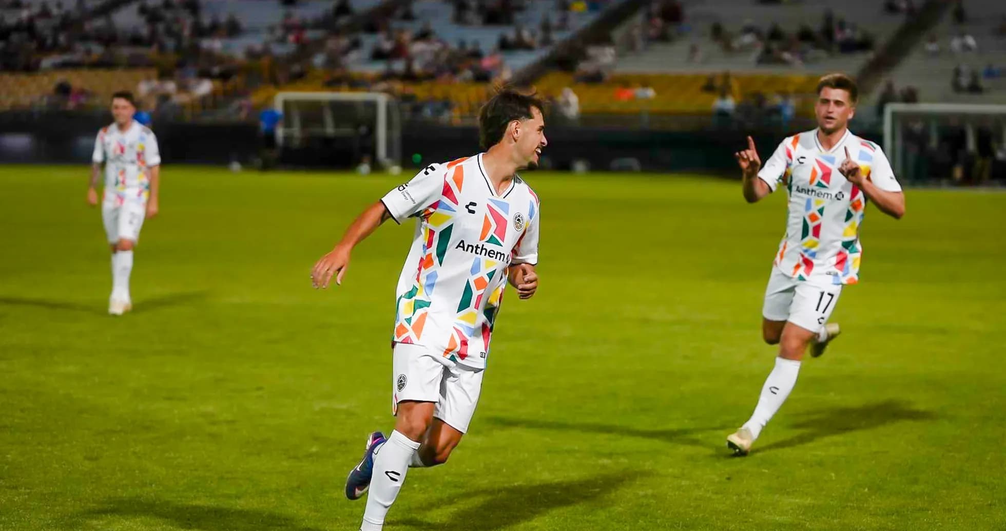 Jugadores del Las Vegas Lights celebrando un gol