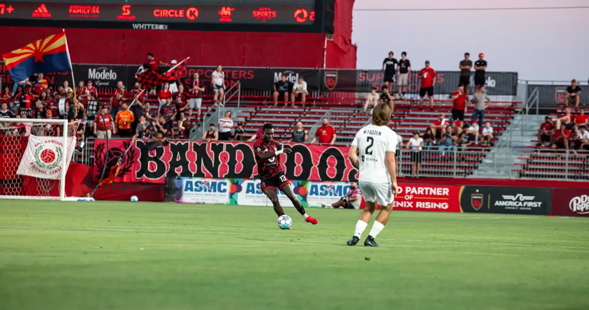 Jugador de Phoenix Rising durante el partido