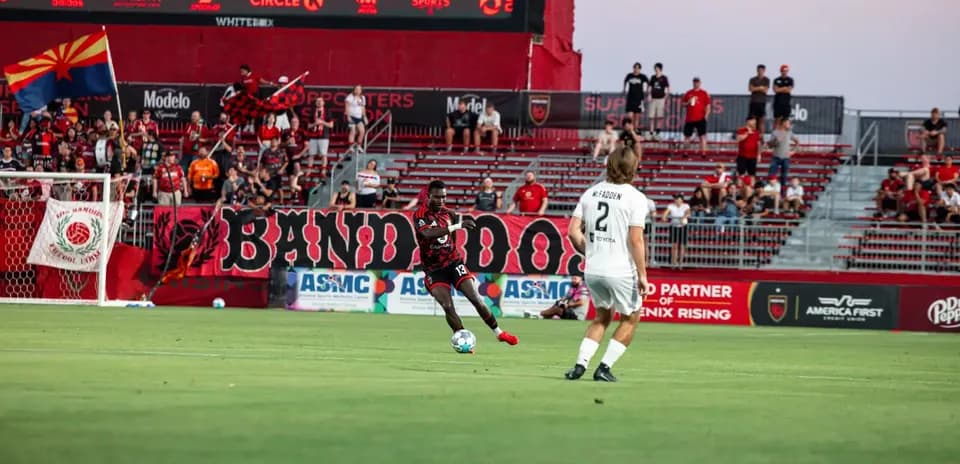 Jugador de Phoenix Rising durante el partido