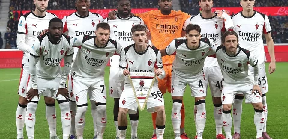 Equipo de AC Milan posando para la foto
