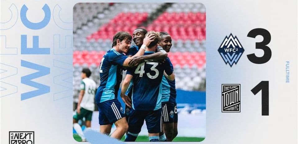 Jugadores celebrando un gol del Vancouver Whitecaps II