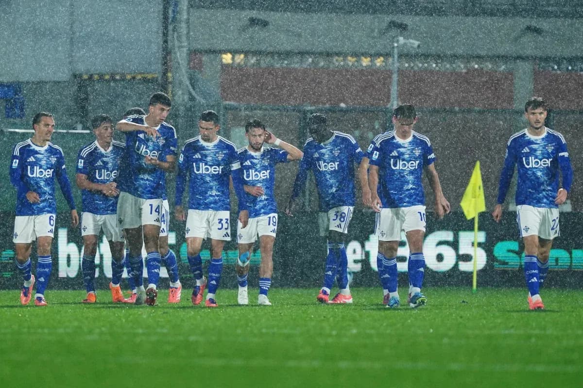Jugadores de Como en un partido de fútbol