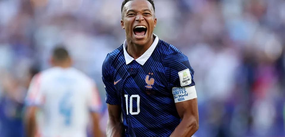 Jugador de Francia celebrando un gol en el partido