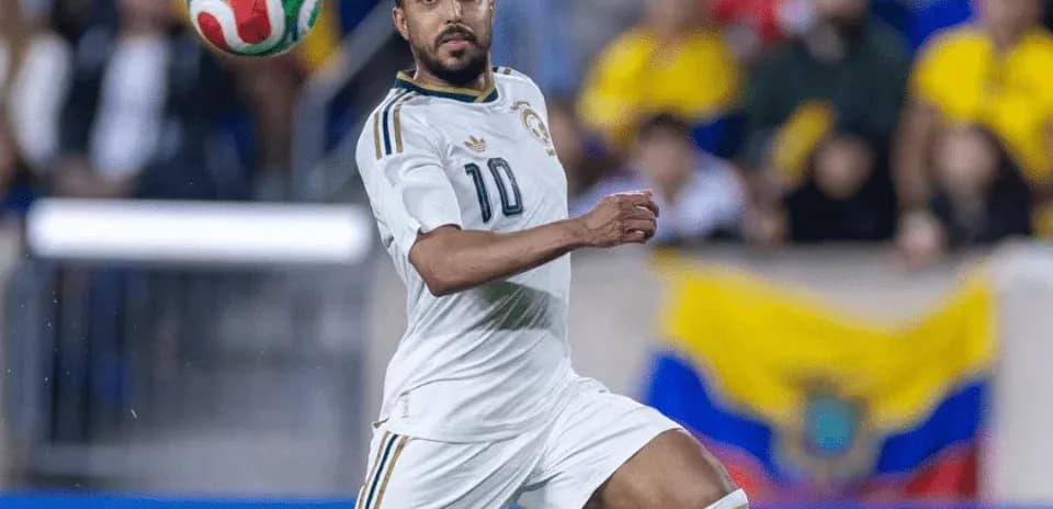 Jugador de Arabia Saudita en acción durante el partido