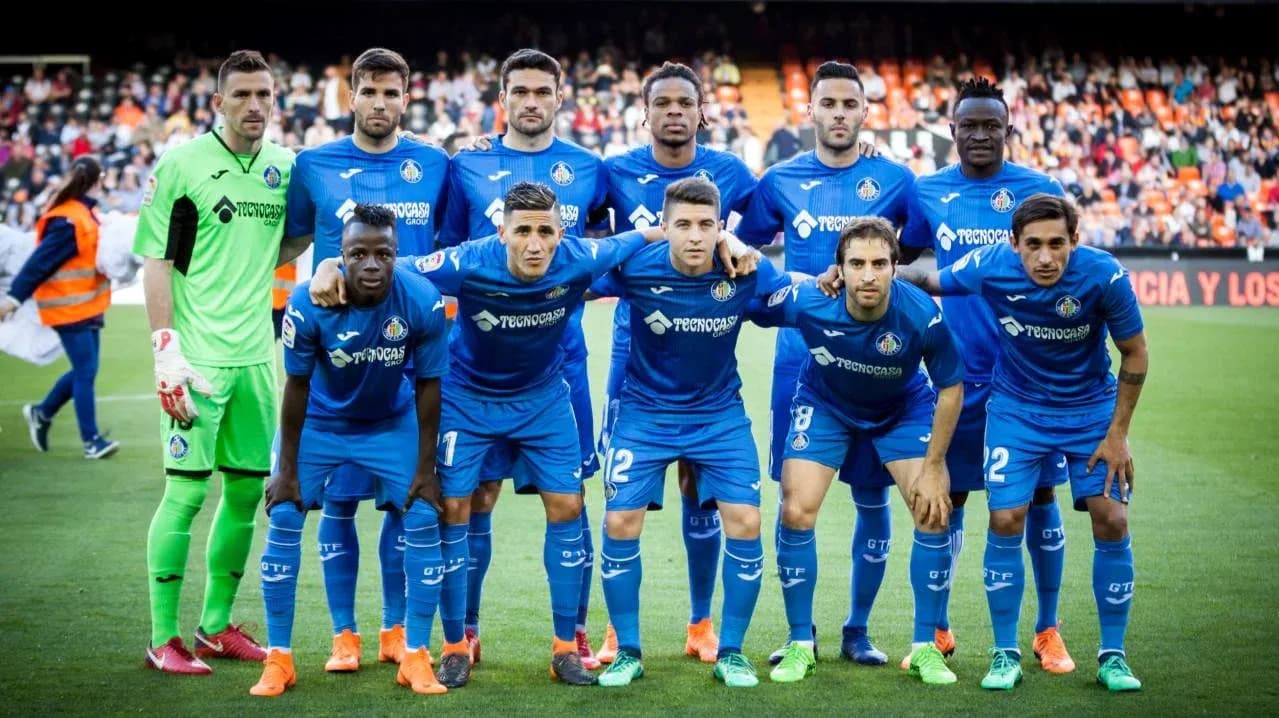 Plantilla del Getafe en el estadio