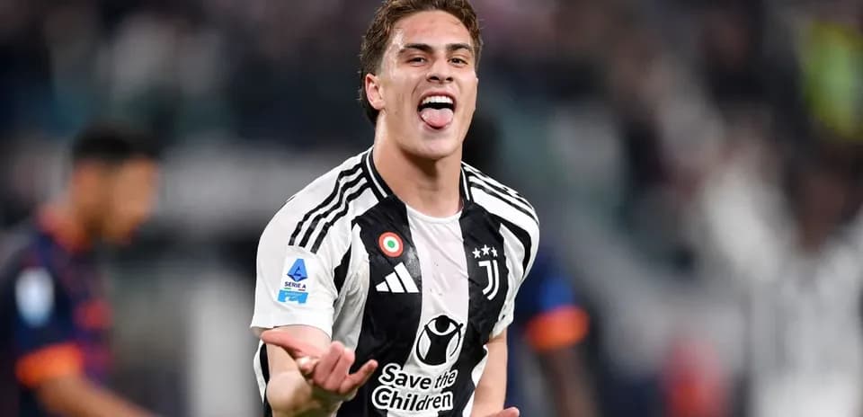 Jugador de Juventus celebra un gol en Serie A