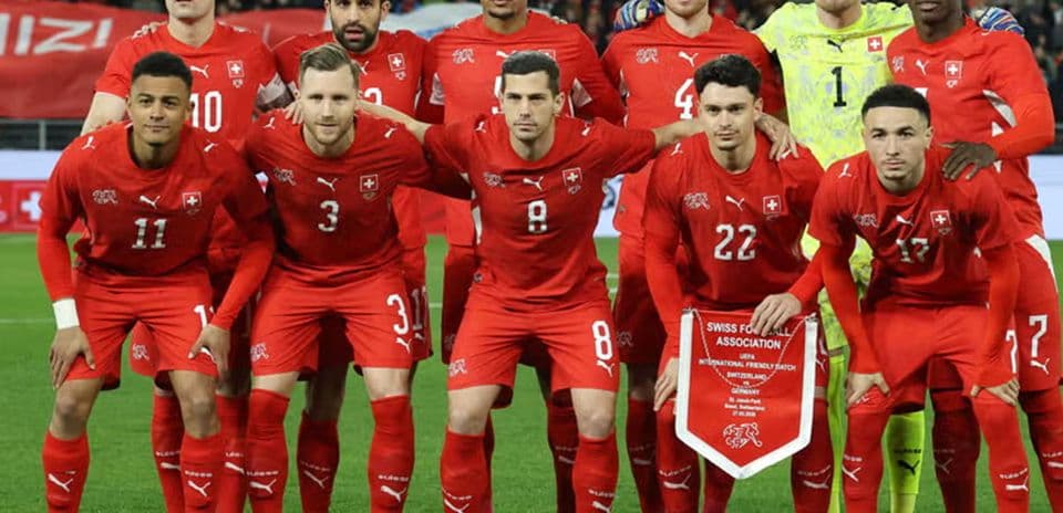 Equipo de fútbol de Suiza posando para la foto