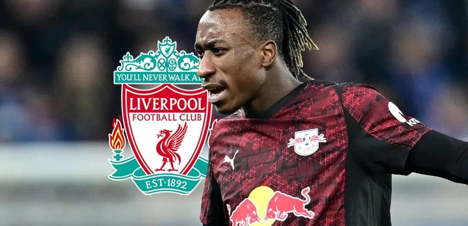 Jugador de RB Leipzig con logos de Liverpool
