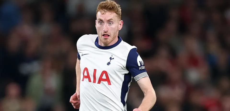 Jugador de Tottenham corriendo durante el partido