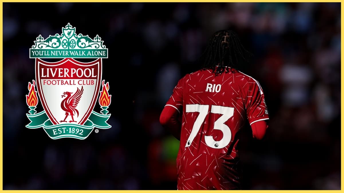 Jugador de Liverpool con camiseta 73 y nombre RIO