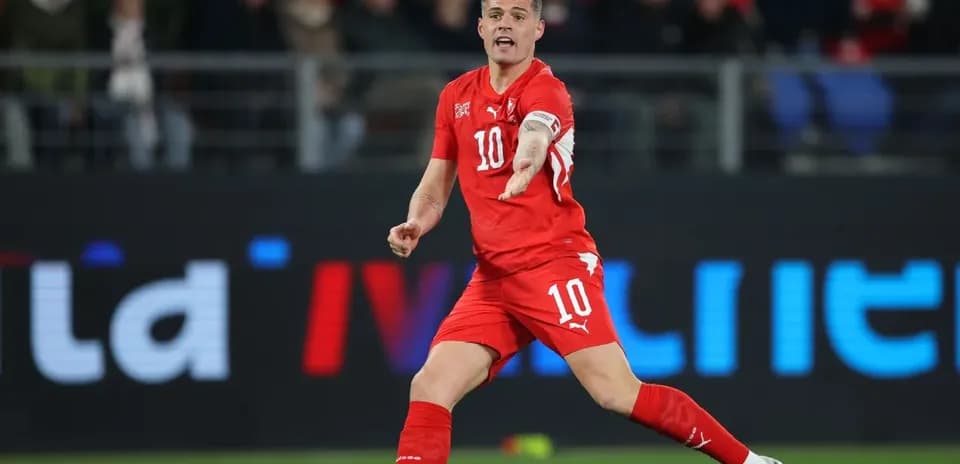 Jugador suizo señalando durante un partido