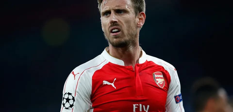 Jugador de Arsenal en partido de la UEFA Champions League