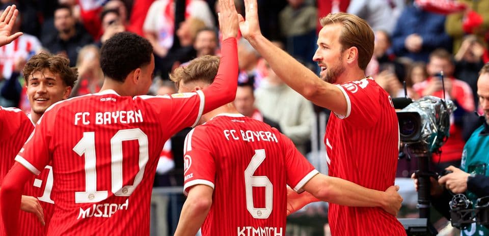 Jugadores del Bayern celebrando un gol juntos