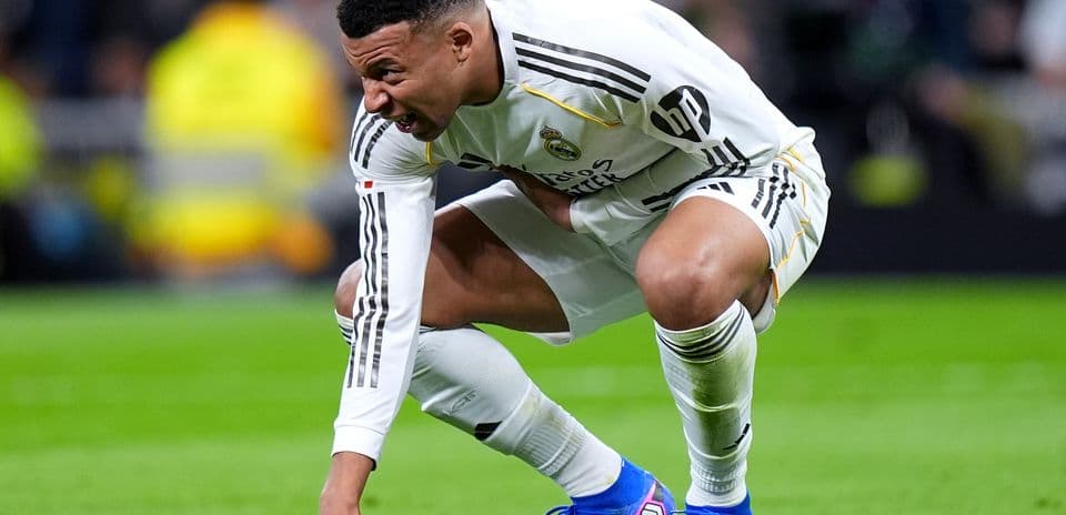 Jugador de Real Madrid en acción durante el partido