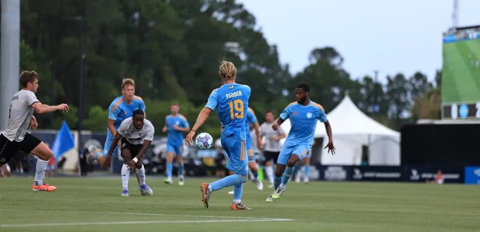 Jugador de JAX durante partido contra Brooklyn