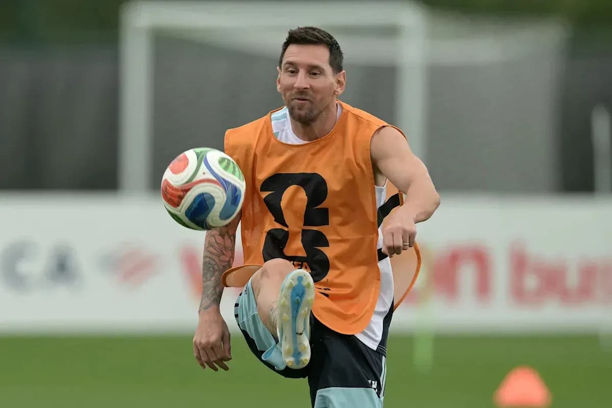 Jugador controlando el balón durante el entrenamiento