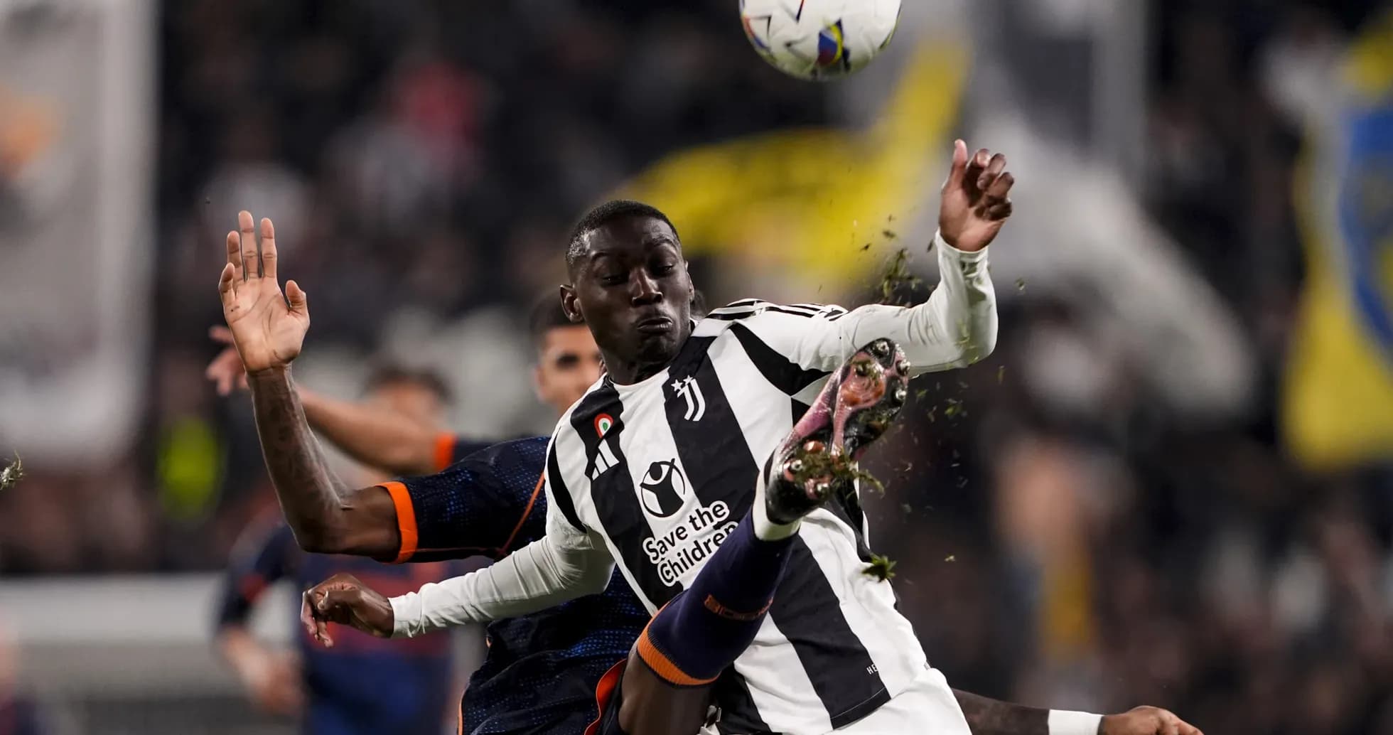 Jugador de Juventus en acción durante el partido