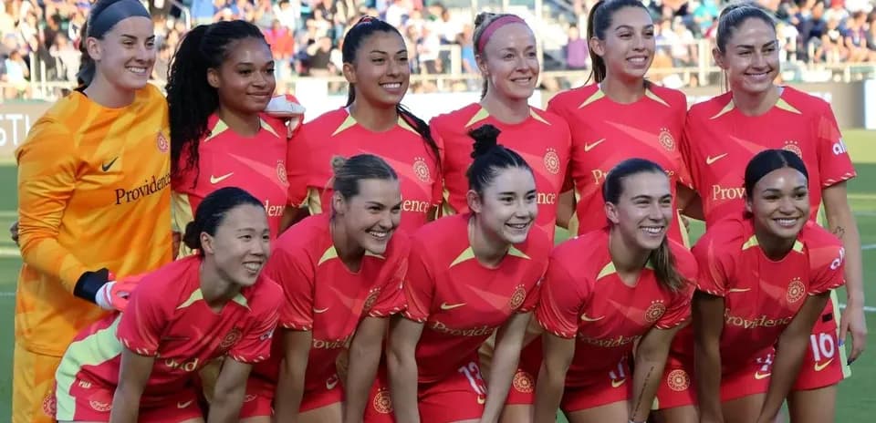 Equipo de Portland Thorns W en el campo