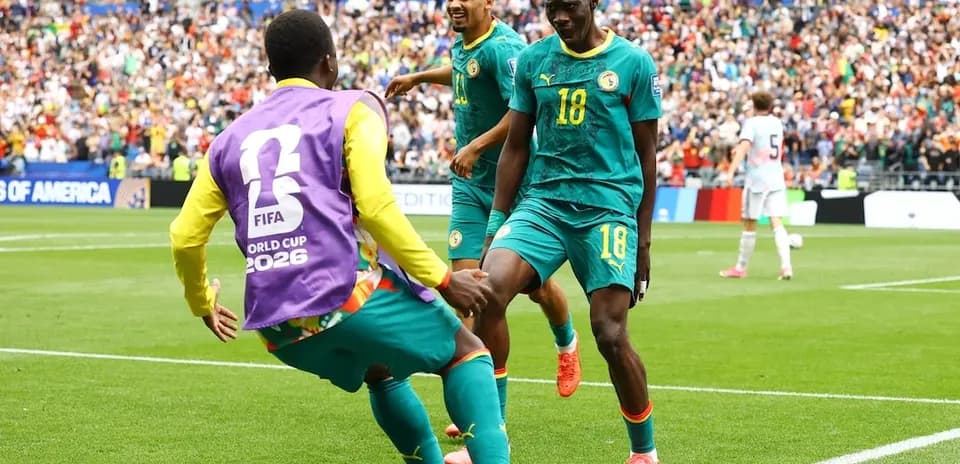 Jugadores de Senegal celebrando un gol