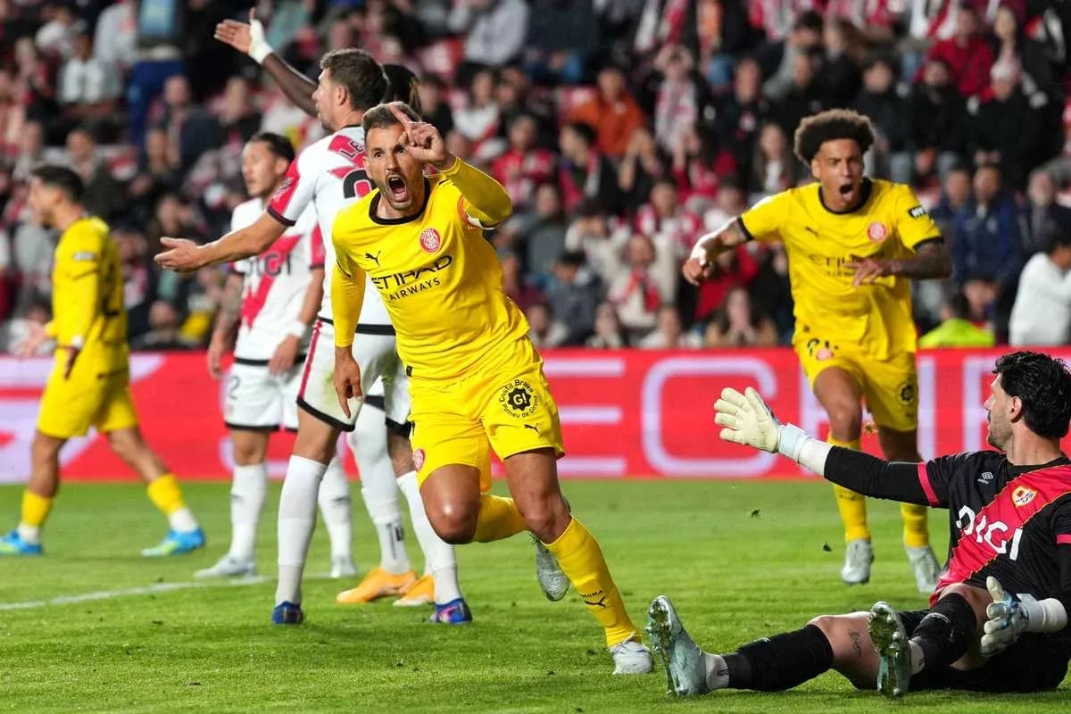 Jugador celebrando un gol en partido de fútbol
