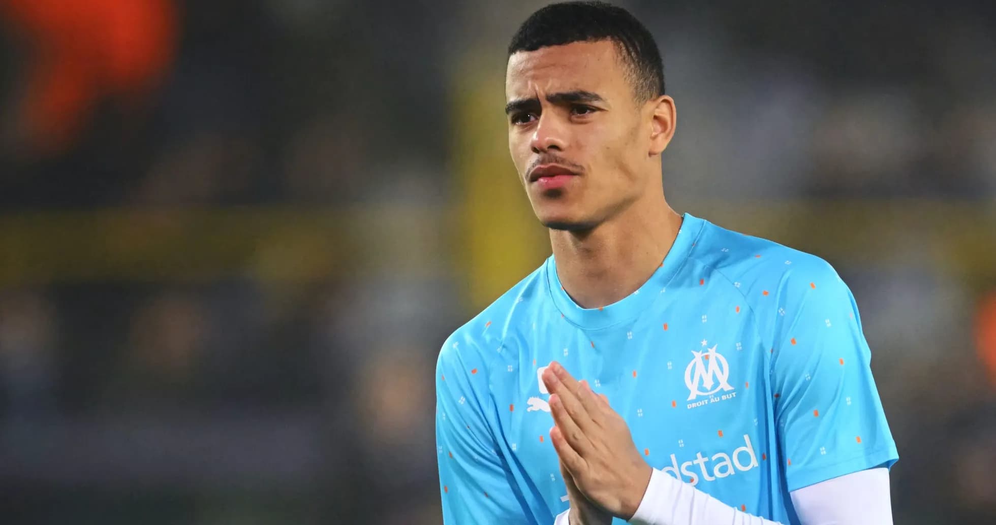Jugador de Olympique de Marseille en calentamiento