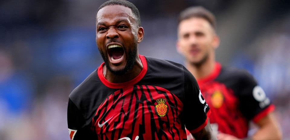Jugador de Mallorca celebra un gol