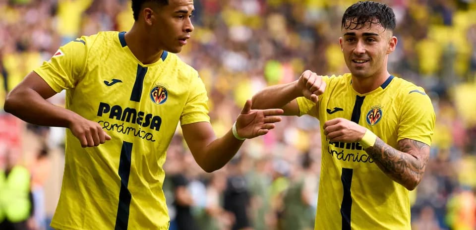 Jugadores de Villarreal celebrando un gol