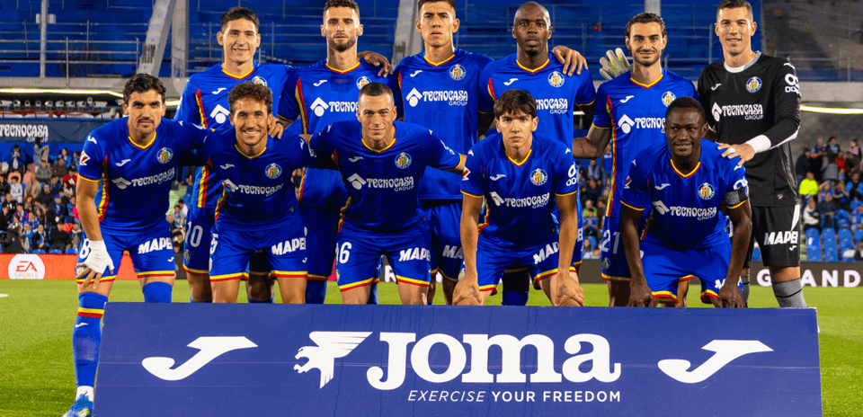 Equipo de Getafe posando para la foto