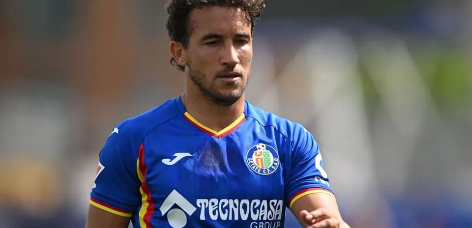Jugador de Getafe en acción durante partido
