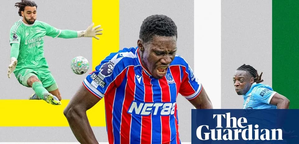 Jugador de Crystal Palace luchando por el balón