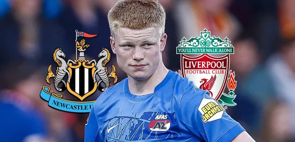 Jugador de AZ con logotipos de Newcastle y Liverpool
