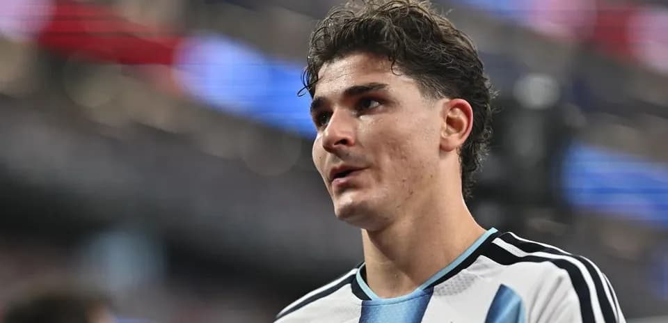 Jugador argentino en uniforme durante un partido