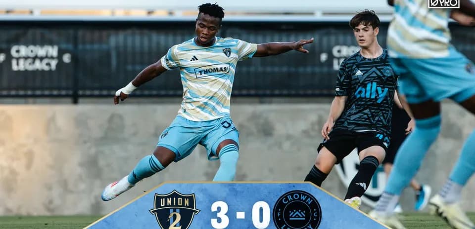 Jugador de Union II en acción contra Crown Legacy
