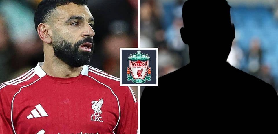 Mohamed Salah wearing Liverpool jersey during match