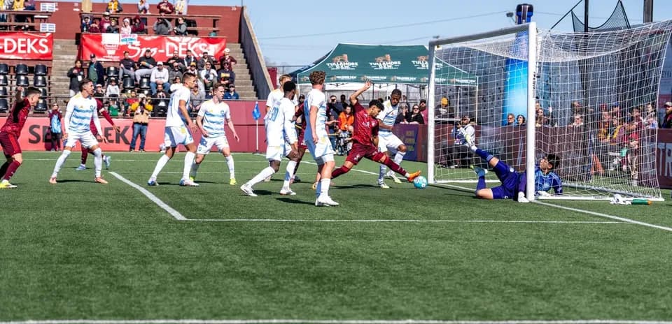 Gol de Sporting JAX durante el partido