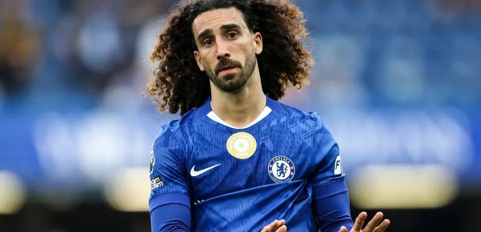 Jugador de Chelsea en campo durante un partido