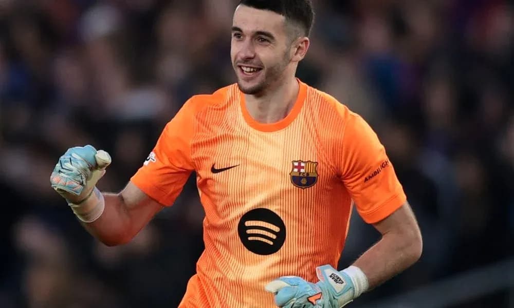 Portero de Barcelona celebrando una parada