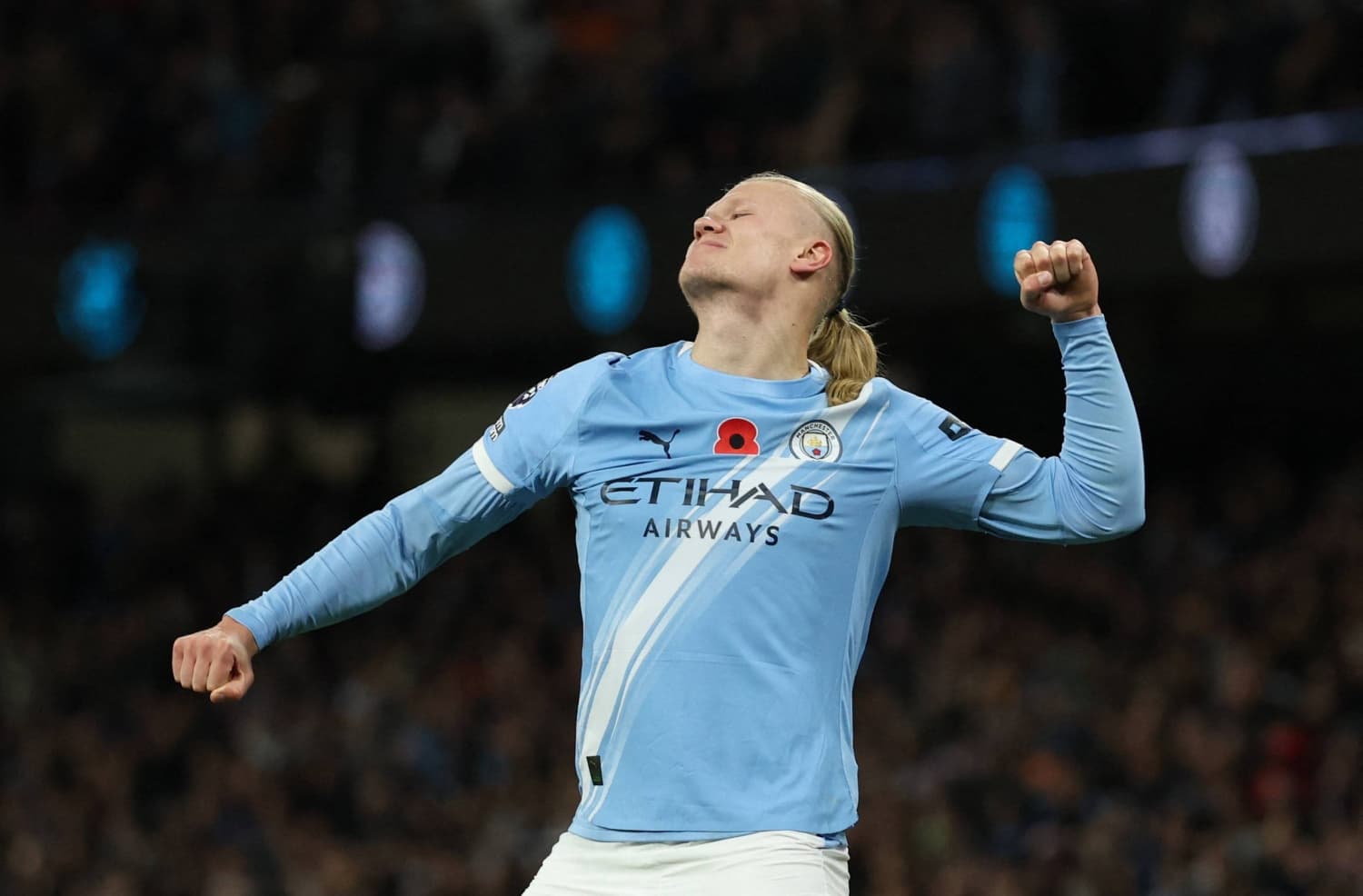 Jugador celebrando un gol de Manchester City