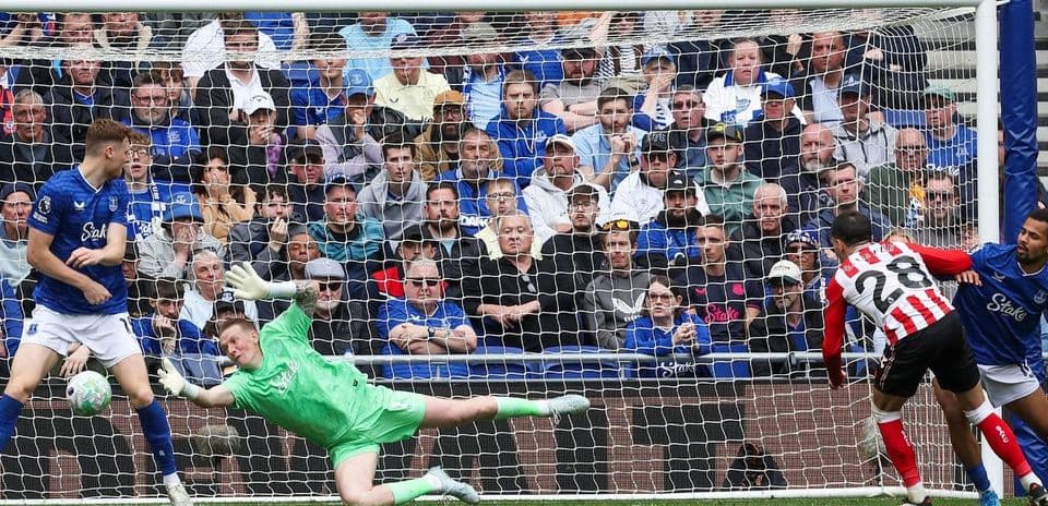 Penalti ejecutado por jugador del Sunderland