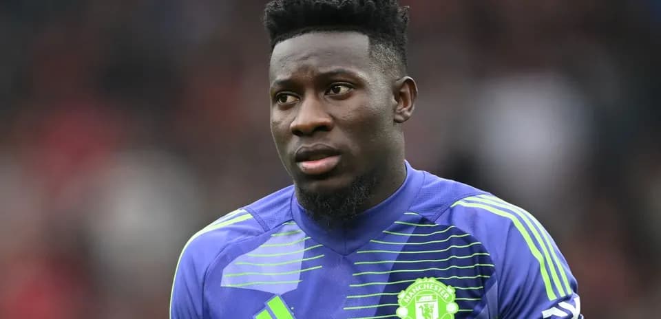 Portero de Manchester United en uniforme azul