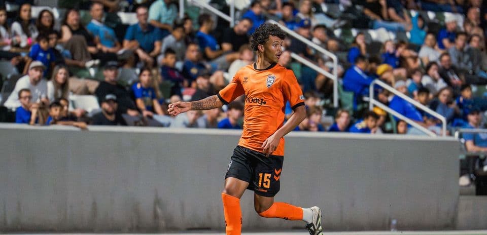 Jugador de Orange County SC en acción Jugador de Orange County SC en acción