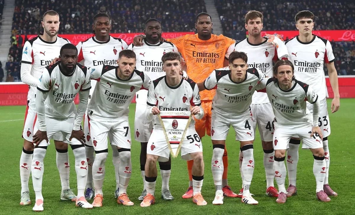 Equipo de AC Milan posando para la foto Equipo de AC Milan posando para la foto