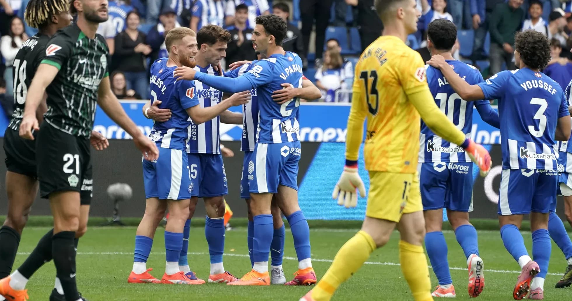 Jugadores de Alavés celebrando un gol Jugadores de Alavés celebrando un gol