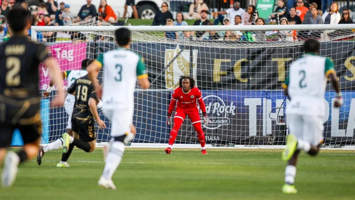 Portero preparado para el tiro penal Portero preparado para el tiro penal