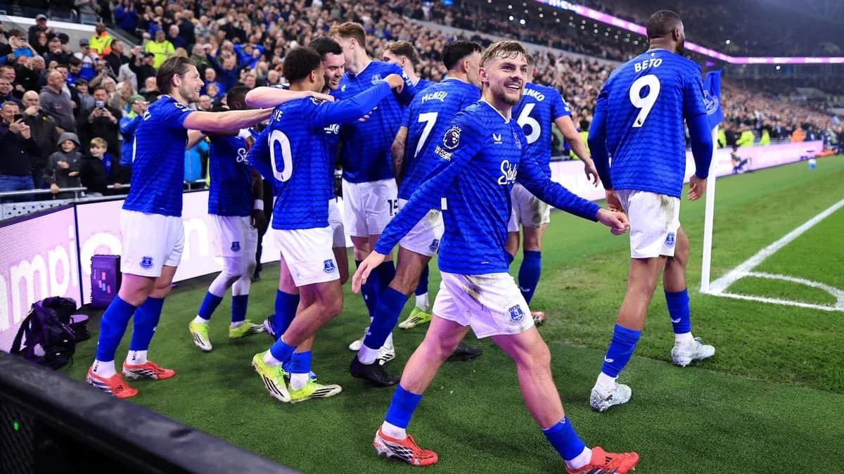 Jugadores de Everton celebrando un gol en el estadio Jugadores de Everton celebrando un gol en el estadio