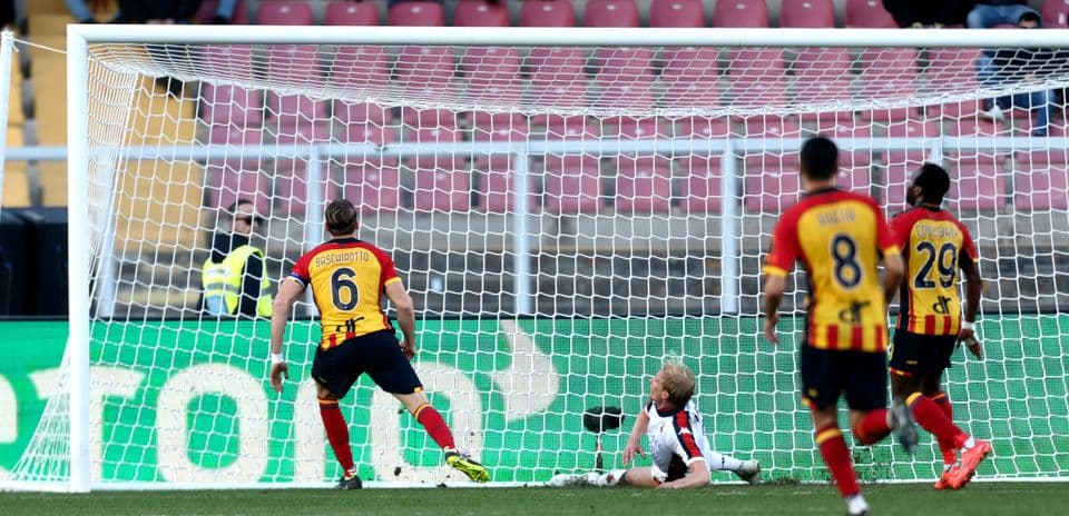 Gol de Lecce en partido contra Genoa Gol de Lecce en partido contra Genoa