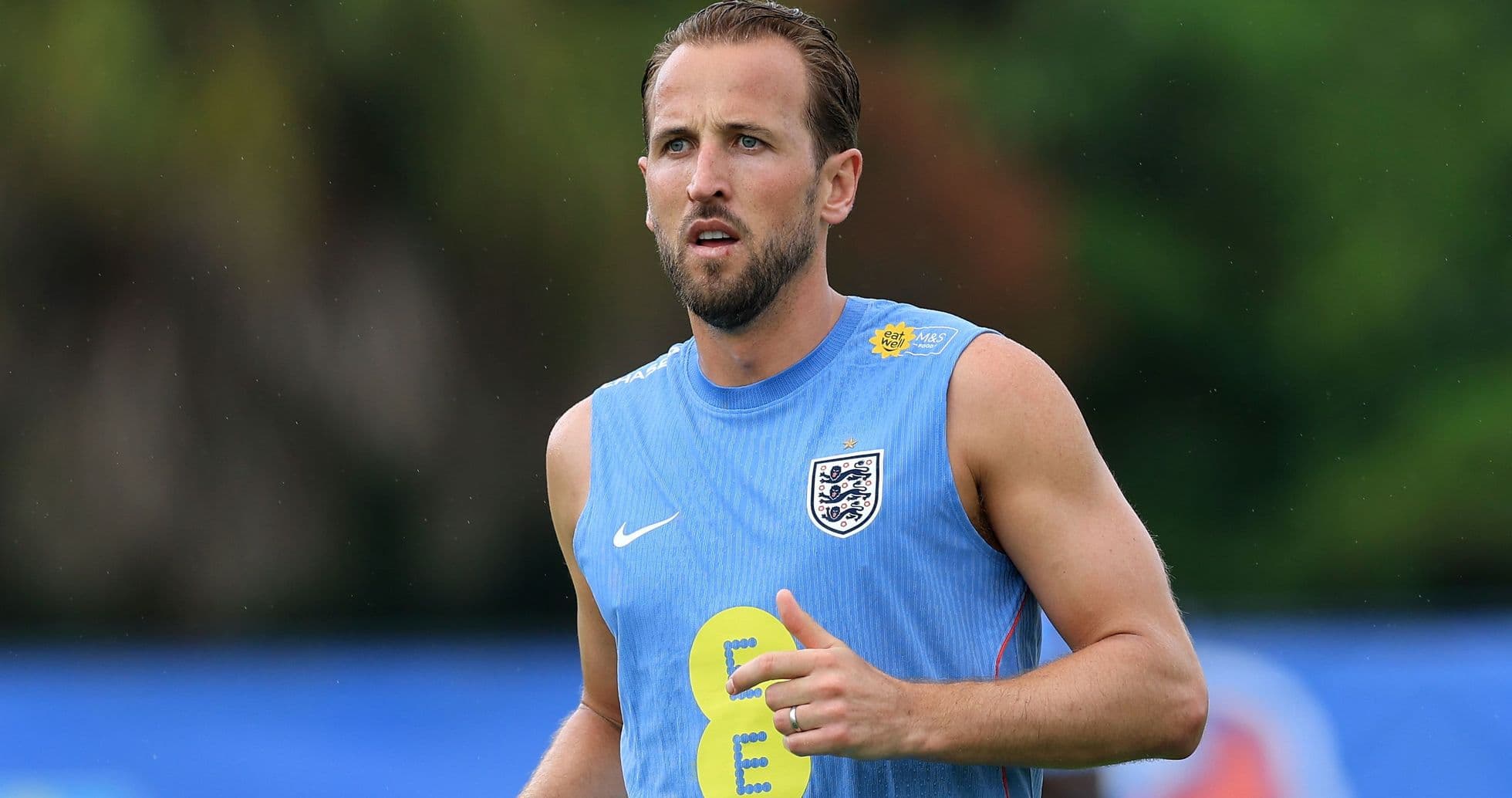 Jugador entrenando con camiseta de Inglaterra Jugador entrenando con camiseta de Inglaterra