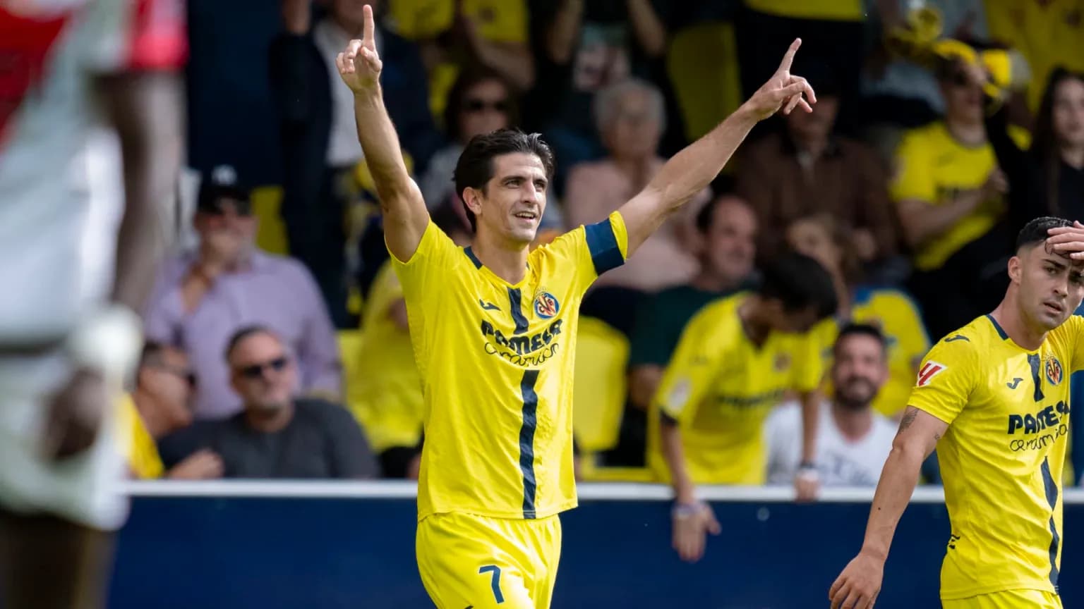 Celebración de gol de jugador del Villarreal Celebración de gol de jugador del Villarreal
