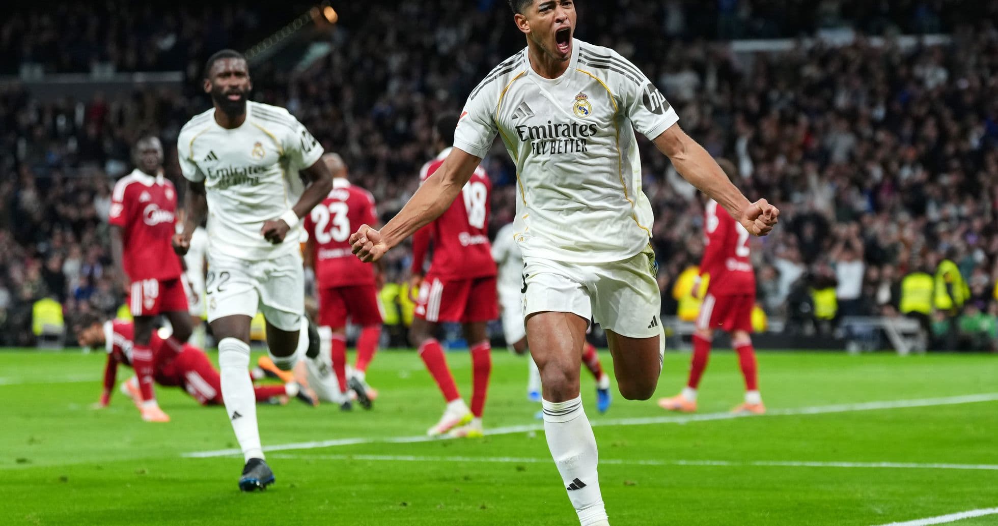 Jugador del Real Madrid celebrando un gol Jugador del Real Madrid celebrando un gol